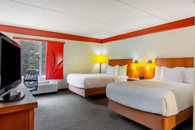La Quinta Inn & Suites by Wyndham Raleigh Crabtree