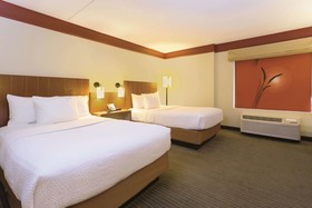 La Quinta Inn & Suites by Wyndham Raleigh Crabtree