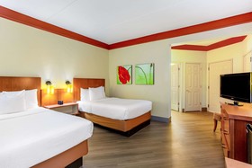 La Quinta Inn & Suites by Wyndham Raleigh Crabtree