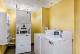 La Quinta Inn & Suites by Wyndham Raleigh Crabtree