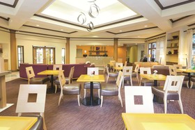 La Quinta Inn & Suites by Wyndham Raleigh Crabtree