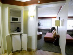 La Quinta Inn & Suites by Wyndham Raleigh Crabtree