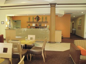 La Quinta Inn & Suites by Wyndham Raleigh Crabtree