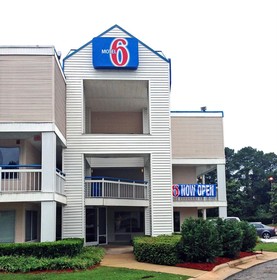 Motel 6 Raleigh - North