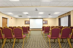 La Quinta Inn & Suites by Wyndham Raleigh Downtown North