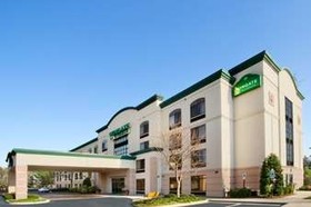 La Quinta Inn & Suites by Wyndham Raleigh Downtown North