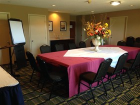 SureStay Plus Hotel by Best Western Roanoke Rapids I 95