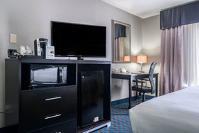 Holiday Inn Express & Suites Roanoke Rapids SE