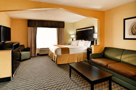 Holiday Inn Express & Suites Roanoke Rapids SE