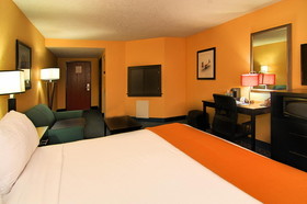 Holiday Inn Express & Suites Roanoke Rapids SE