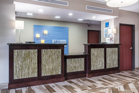 Holiday Inn Express & Suites Roanoke Rapids SE