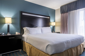 Holiday Inn Express & Suites Roanoke Rapids SE
