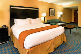 Holiday Inn Express & Suites Roanoke Rapids SE