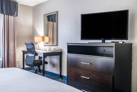 Holiday Inn Express & Suites Roanoke Rapids SE