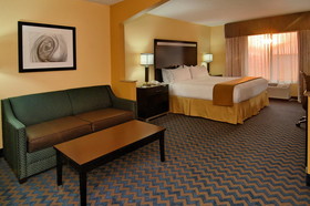 Holiday Inn Express & Suites Roanoke Rapids SE