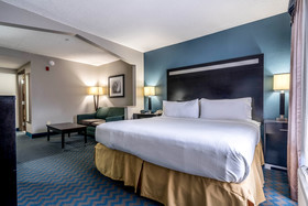 Holiday Inn Express & Suites Roanoke Rapids SE