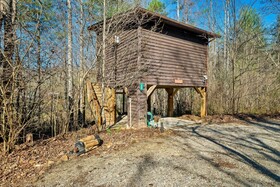 Rivers Edge Treehouses