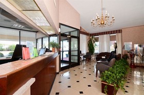 Days Inn & Suites by Wyndham Rocky Mount Golden East