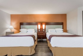 Days Inn & Suites by Wyndham Rocky Mount Golden East