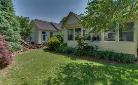 Carrier Houses Bed and Breakfast