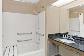 Baymont by Wyndham Sanford