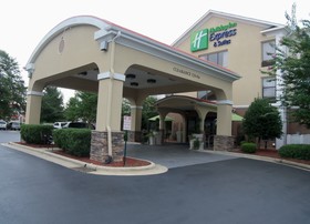 Holiday Inn Express & Suites Sanford