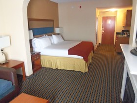 Holiday Inn Express & Suites Sanford