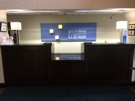 Holiday Inn Express & Suites Sanford