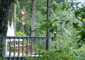 Fire Mountain Inn Cabins & Treehouses