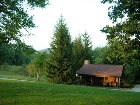 Fire Mountain Inn Cabins & Treehouses