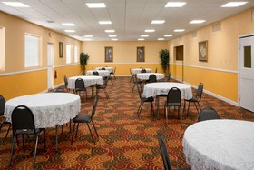 Days Inn by Wyndham Shelby
