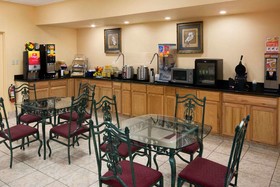 Days Inn by Wyndham Shelby