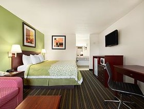 Days Inn by Wyndham Shelby