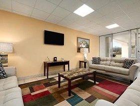 Days Inn by Wyndham Shelby