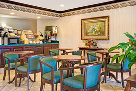 Days Inn & Suites by Wyndham Siler City