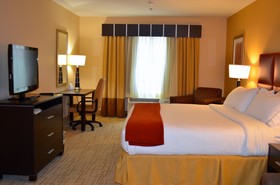 Holiday Inn Express Hotel & Suites Smithfield - Selma I-95