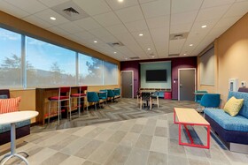 Tru by Hilton Smithfield I-95