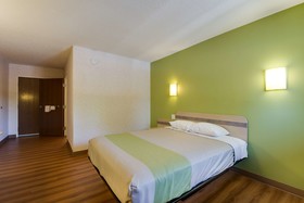 Motel 6 Statesville