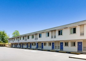 Motel 6 Statesville