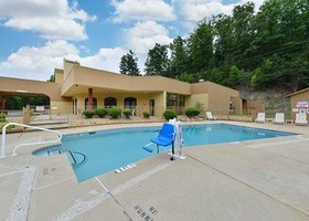 Clarion Pointe Sylva near Cherokee Area