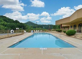 Clarion Pointe Sylva near Cherokee Area