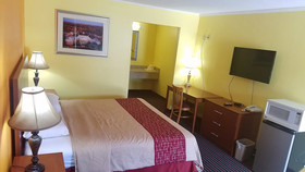 Roadway Inn