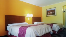 Roadway Inn