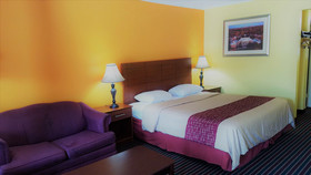 Roadway Inn