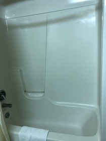 Econo Lodge Inn & Suites