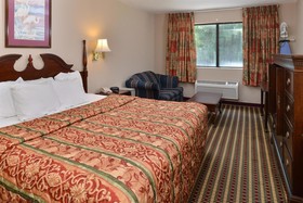 Econo Lodge Inn & Suites
