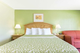 Days Inn by Wyndham Washington