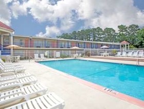 Days Inn by Wyndham Wilmington / University