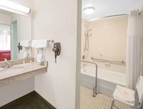 Days Inn by Wyndham Wilmington / University