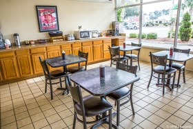 Rodeway Inn & Suites Wilmington North
